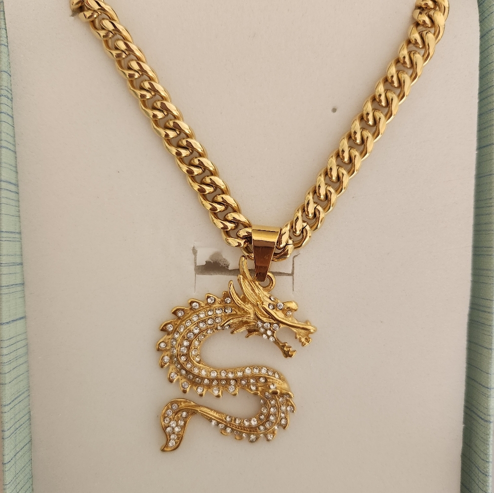 Dragon pendant necklace